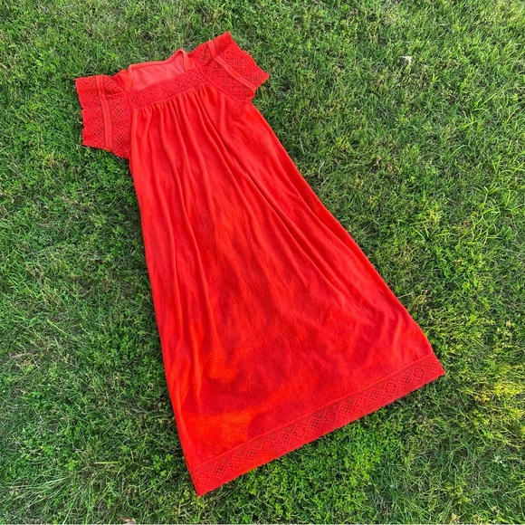Vintage 70s Terry Cloth Lace Nightgown - Picture 4 of 6